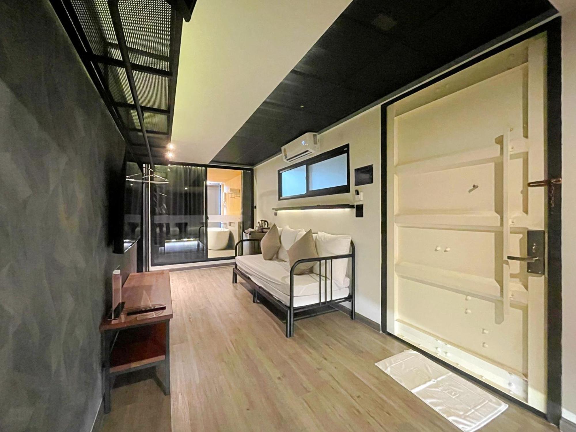Nights In A Box Hotel Ban Muang  Phòng bức ảnh