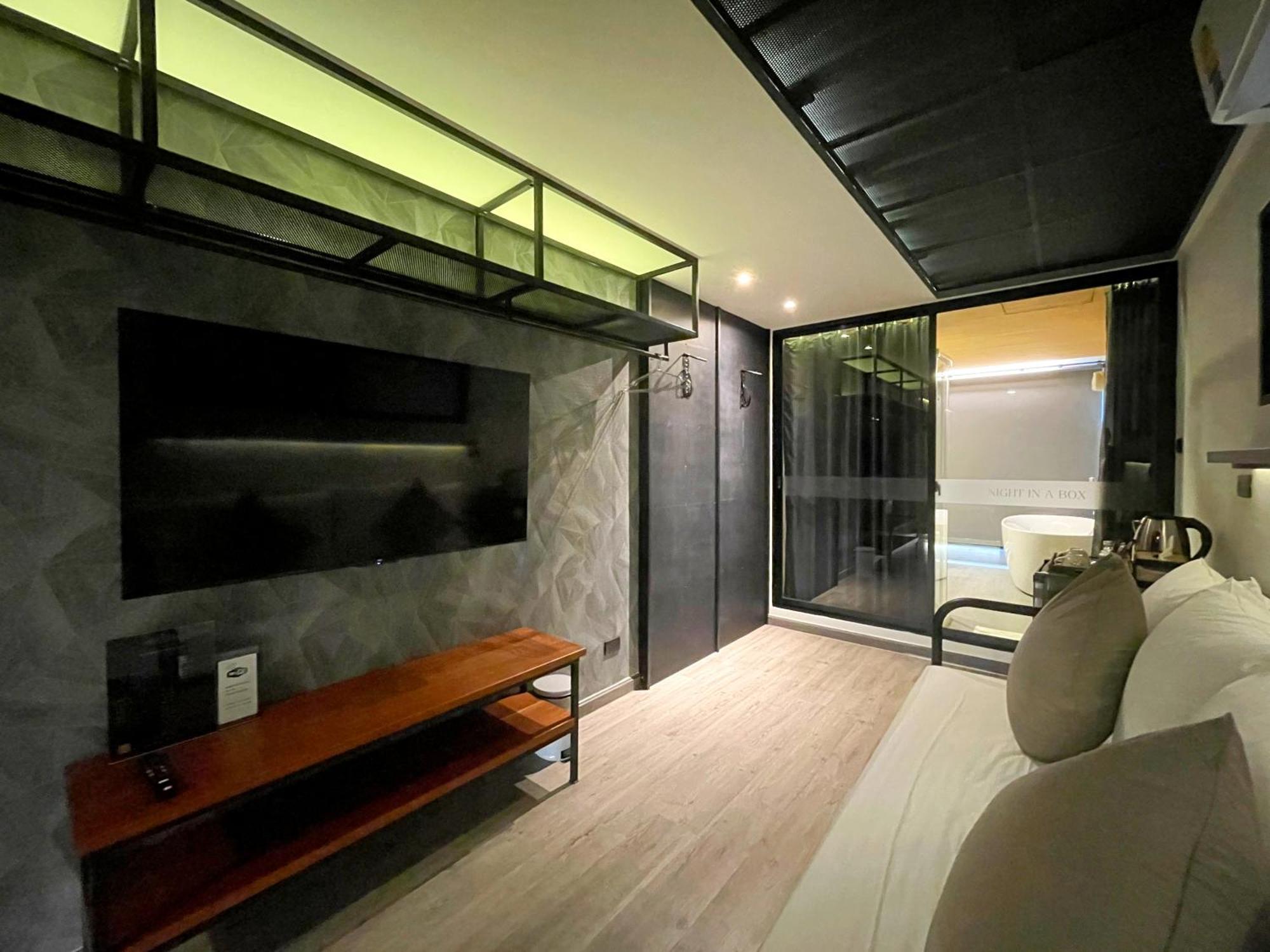 Nights In A Box Hotel Ban Muang  Phòng bức ảnh